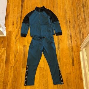 Stylish Black and Blue Tracksuit by Reima Size 7